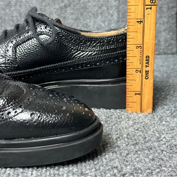 Thom Browne men’s 37 laceup loafers Pebble Grain Longwing Brogues old money main image 4